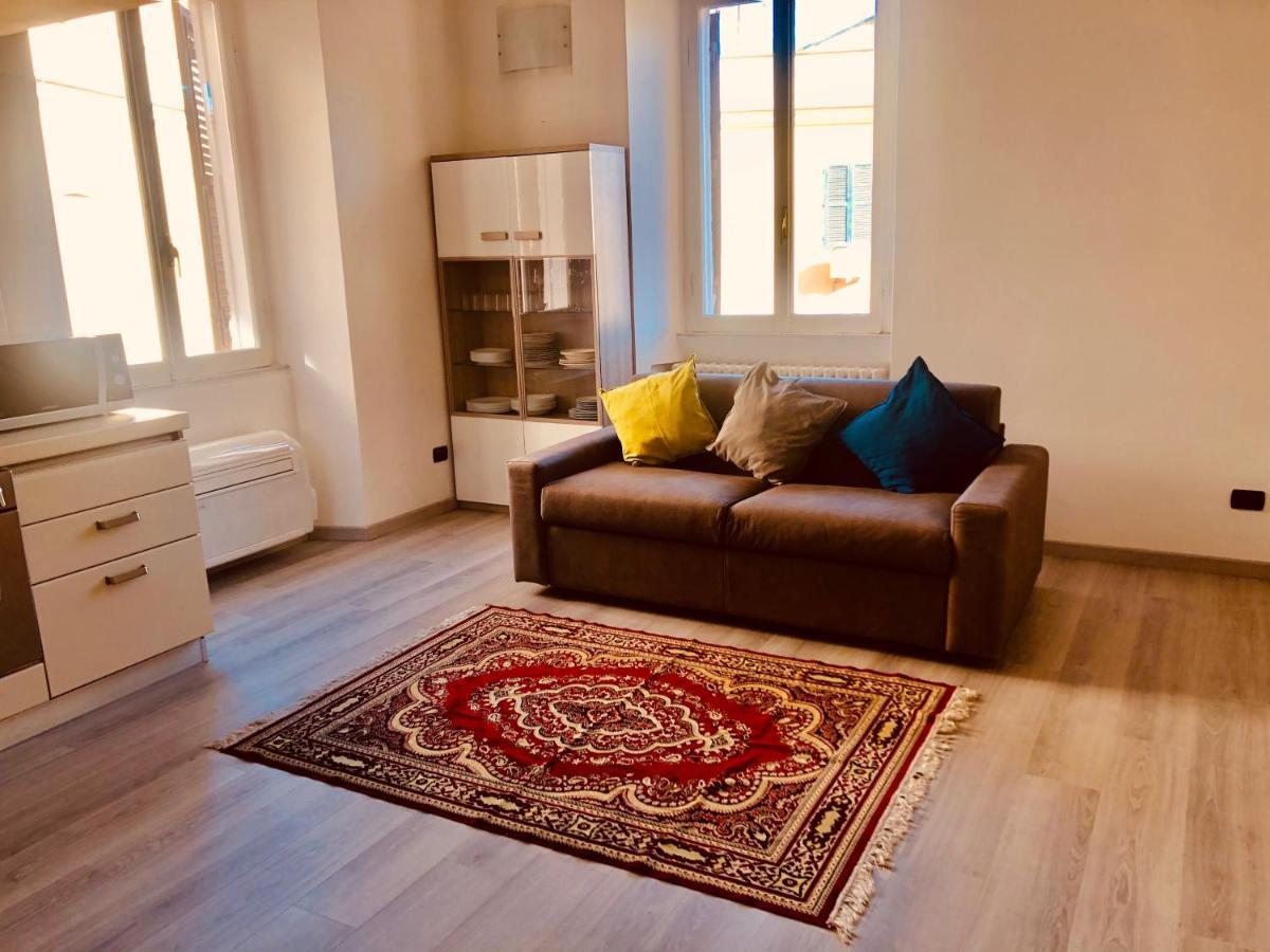 Heart Of Rome Vatican Deluxe New Apartment 1Gb Wifi Luaran gambar